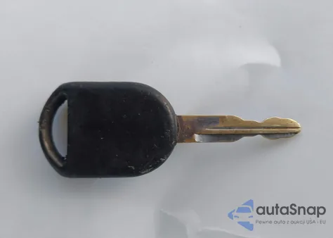 2005 Ford F-150 Stx/Xl/Xlt z USA, uszkodzony, nr VIN 1FTRF12225NB91473